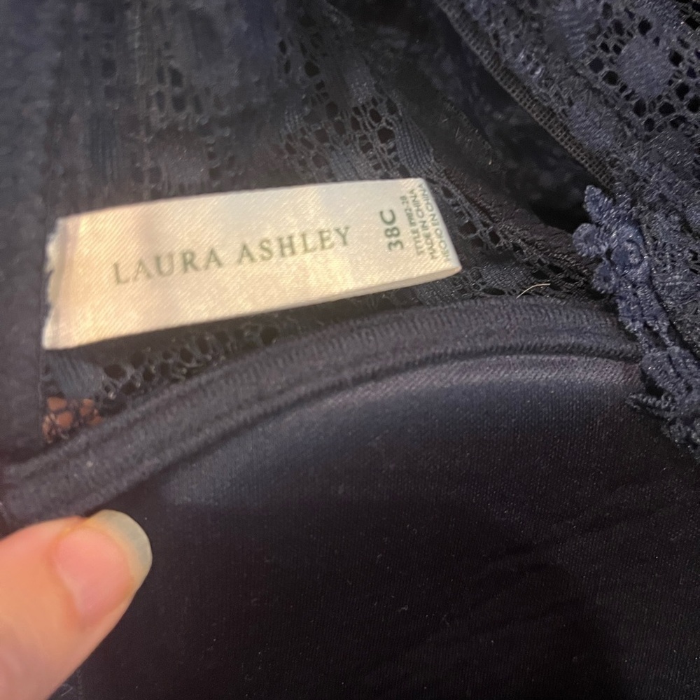 Laura Ashley Navy Lace Bra - Picture 3 of 3